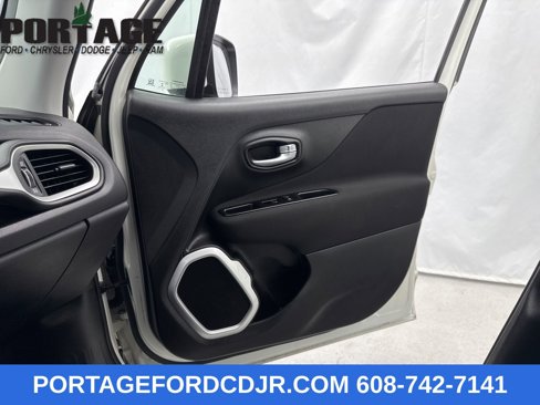 Used 2021 Jeep Renegade Latitude w/ Convenience Group image 23