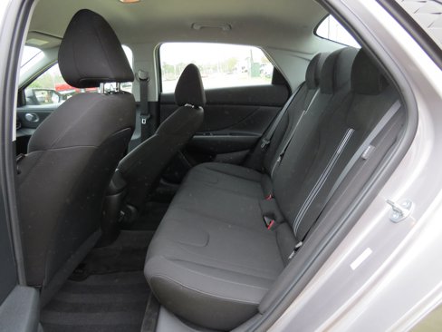 Used 2024 Hyundai Elantra SEL image 11