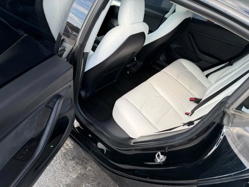 Used 2021 Tesla Model 3 Long Range image 17