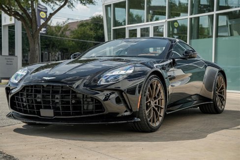 New 2025 Aston Martin V8 Vantage Coupe image 5