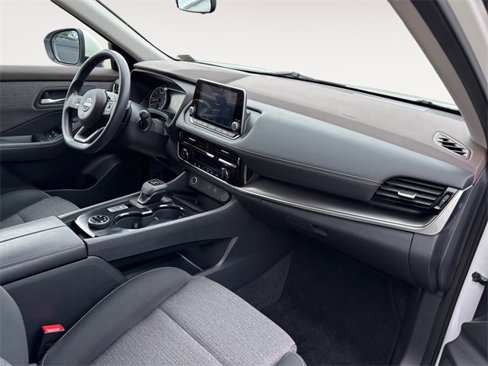 Used 2022 Nissan Rogue SV image 10