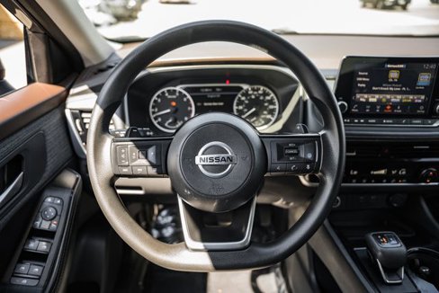 Used 2021 Nissan Rogue SV image 29