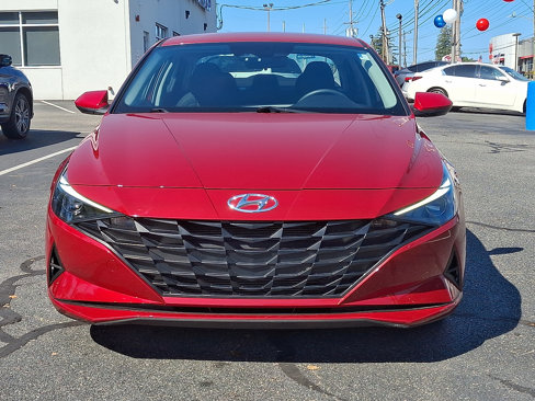 Used 2023 Hyundai Elantra SE w/ Cargo Package image 2