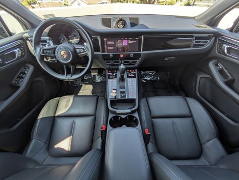 Certified 2024 Porsche Macan image 22