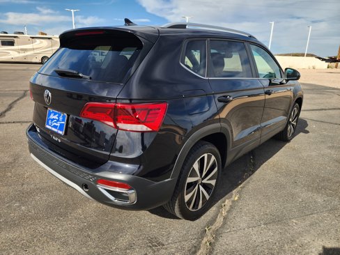 Used 2022 Volkswagen Taos SE image 5