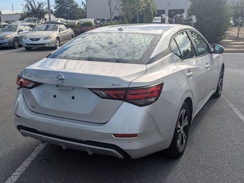 Used 2021 Nissan Sentra SV image 3