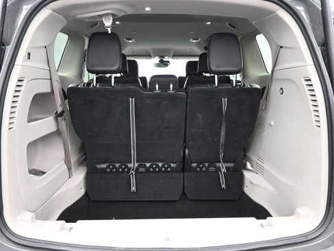 Used 2023 Chrysler Pacifica Touring-L image 31
