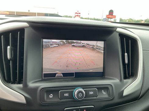 Used 2024 GMC Terrain SLE image 24