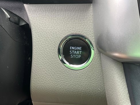 Used 2019 Toyota Highlander XLE image 11
