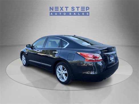 Used 2015 Nissan Altima 2.5 SV w/ Convenience Package image 5