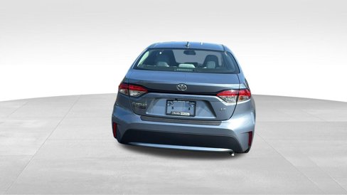 Used 2021 Toyota Corolla LE image 6
