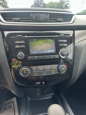 Used 2015 Nissan Rogue S image 40