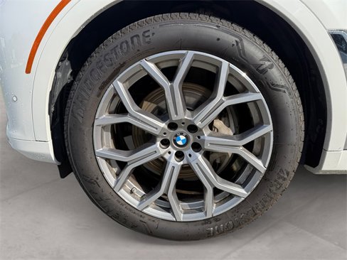 Used 2021 BMW X7 xDrive40i w/ Premium Package image 14