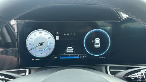 Used 2024 Hyundai Elantra Limited image 16