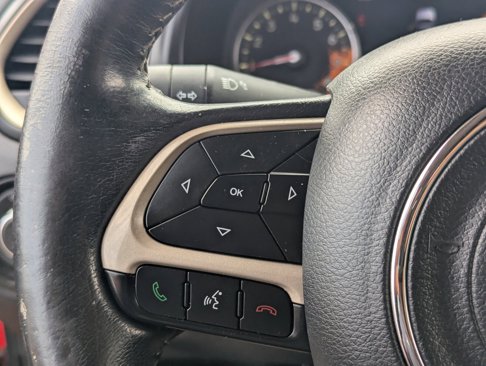 Used 2016 Jeep Renegade Limited image 23