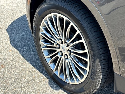 Used 2019 Cadillac XT5 FWD image 20