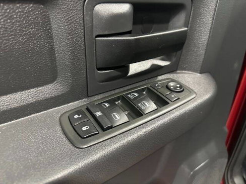 Used 2012 RAM 2500 ST w/ Chrome Appearance Group image 12