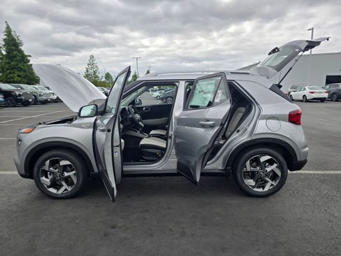 New 2025 Hyundai Venue SEL image 17