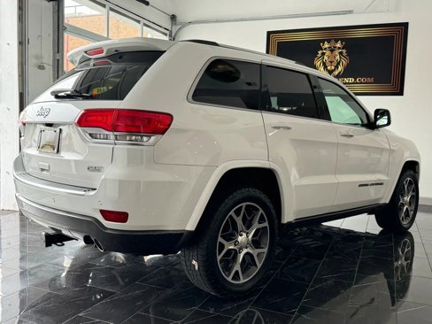 Used 2018 Jeep Grand Cherokee Limited image 6