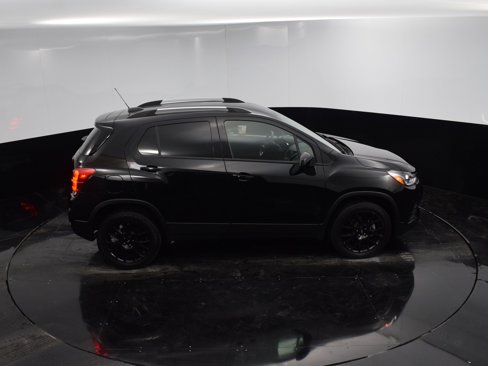 Used 2022 Chevrolet Trax LT w/ Midnight Edition image 32