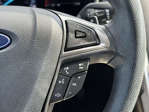Used 2018 Ford Fusion SE w/ Fusion SE Technology Package image 15