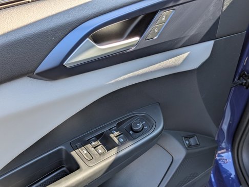 Certified 2022 Volkswagen Taos SE image 11