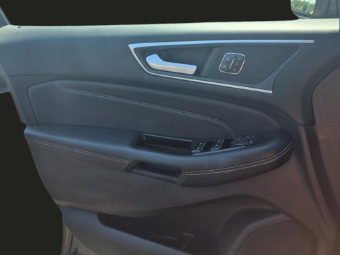 Used 2018 Ford Edge Titanium w/ Equipment Group 301A image 16