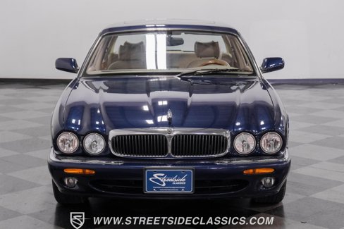 Used 1999 Jaguar XJ8 image 31