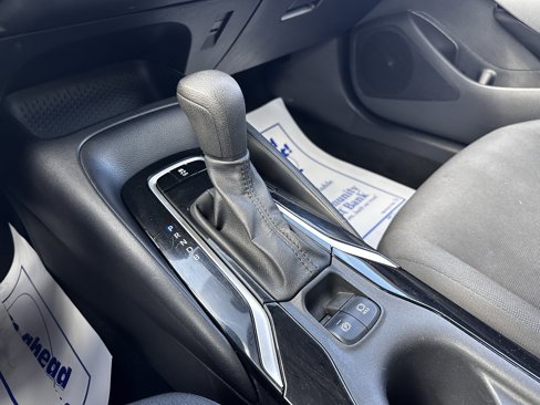 Used 2022 Toyota Corolla LE image 14