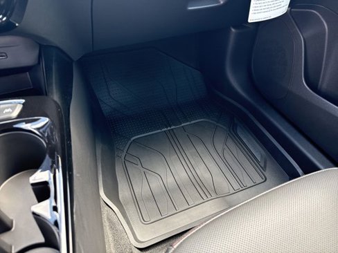 New 2025 Chevrolet Trax RS image 21