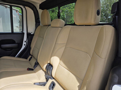 Used 2023 Jeep Gladiator Sport image 13