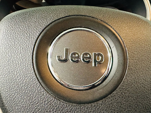 Used 2015 Jeep Cherokee Latitude w/ Comfort/Convenience Group image 14