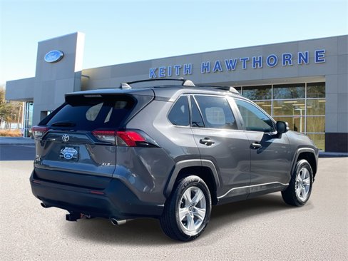 Used 2021 Toyota RAV4 XLE image 6
