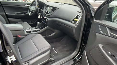 Used 2018 Hyundai Tucson SE w/ Cargo Package image 16