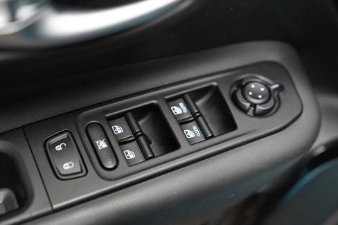 Certified 2020 Jeep Renegade Altitude image 17