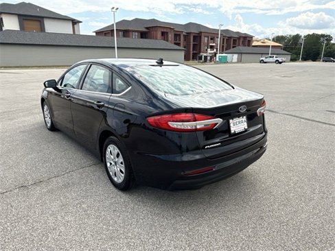 Used 2020 Ford Fusion S image 11