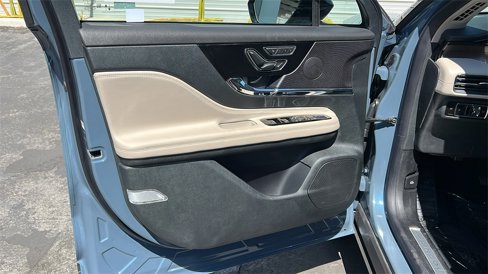 New 2025 Lincoln Corsair Reserve image 21