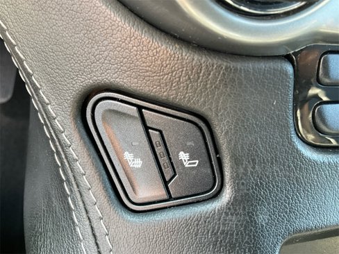 Used 2018 Chevrolet Suburban LT image 23