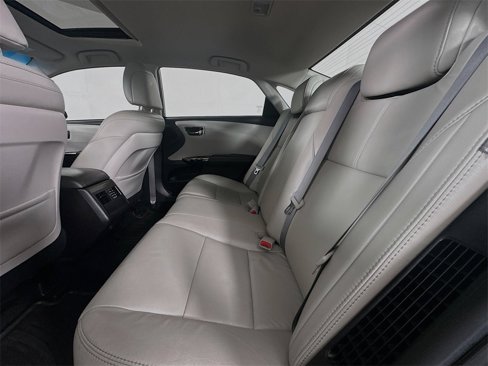 Used 2016 Toyota Avalon Limited image 9