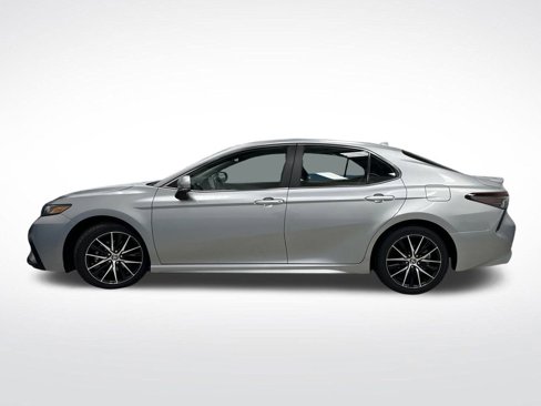 Used 2023 Toyota Camry SE image 10