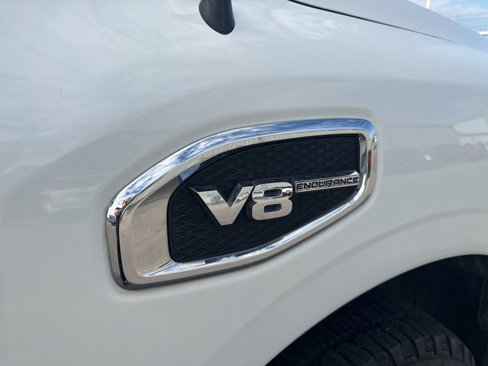 Used 2020 Nissan Titan SL w/ Moonroof Package image 46