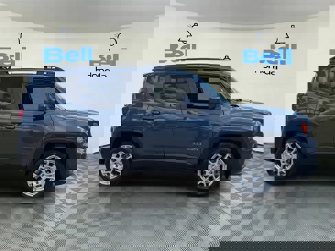 Used 2020 Jeep Renegade Latitude w/ Popular Equipment Group image 5