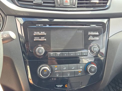 Used 2018 Nissan Rogue Sport S image 22