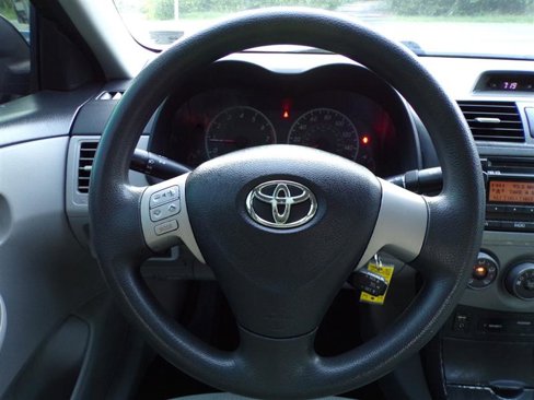 Used 2012 Toyota Corolla LE image 30