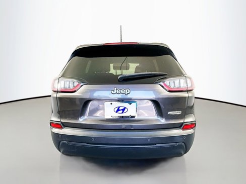 Used 2020 Jeep Cherokee Latitude Plus image 6