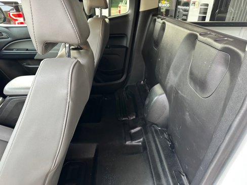 Used 2017 Chevrolet Colorado W/T image 11