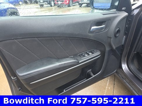 Used 2023 Dodge Charger SXT image 9