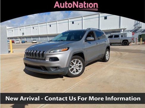 Used 2017 Jeep Cherokee Latitude image 1