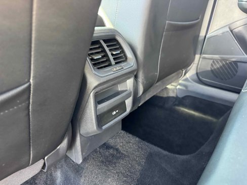 Used 2022 Volkswagen Taos SE image 30