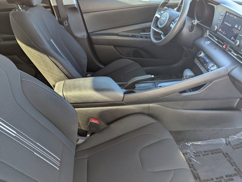 Used 2022 Hyundai Elantra SEL w/ Cargo Package image 9